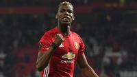 Paul Pogba. Gelandang asal Prancis berusia 29 tahun ini didatangkan Manchester United dari Juventus pada awal musim 2016/2017 dengan nilai transfer mencapai 105 juta euro atau setara Rp1,6 triliun. Juventus sendiri mendatangkan Paul Pogba dari tim U-21 Manchester United pada awal musim 2012/2013 dengan status bebas transfer. Akhir musim 2021/2022 Paul Pogba tidak memperpanjang kontraknya bersama Manchester United dan pergi secara gratis. (AFP/Paul Ellis)
