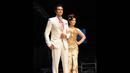 Jonas mengenakan setelan serba putih, sementara Asmirandah tampak anggun dalam balutan kebaya bernuansa emas, Jakarta, (3/9/14). (Liputan6.com/Panji Diksana)