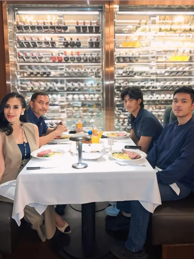 Potret keluarga Diah Permatasari (Sumber: Instagram/dps_diahpermatasari)