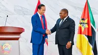 Presiden Joko Widodo atau Jokowi saat menghadiri pertemuan dengan Presiden Republik Mozambik, Filipus Nyusi. (Foto: Biro Pers, Media, dan Informasi Sekretariat Presiden).