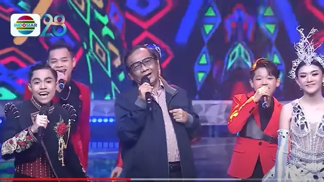 Menko Polhukam Mahfud MD Ikut Meramaikan Panggung D'Academy 5