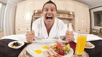 Jangan Pernah Pesan 4 Jenis Makanan Ini dari Room Service