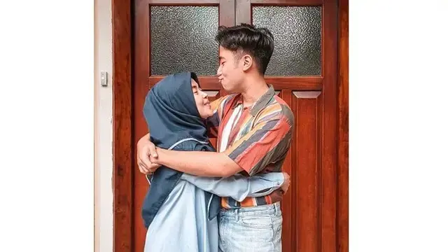 10 Potret Kebersamaan Vidi Aldiano dan Ibunda, Selalu Beri Semangat untuk Lawan Kanker Ginjal