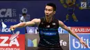 Tunggal Putra Malaysia, Lee Chong Wei mengembalikan kok ke arah pebulu tangkis India Prannoy HS di babak kedua Indonesia Open 2017 di Jakarta, Kamis (15/6). Lee Chong Wei kalah 10-21. 18-21. (Liputan6.com/Helmi Fithriansyah)