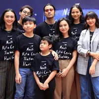 Pemeran film NKCTHI. (Muhammad Akrom Sukarya/Kapanlagi.com)