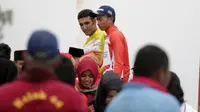 Dady Suryadi dan  Amir Kohladouz saat berada di podium usai etape ke-4 Tour de Singkarak, Agam, Sumatera Barart. (Bola.com/NIcklas anoatubun)