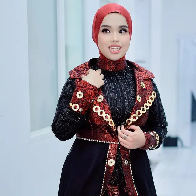 6 Gaya Busana Artis di Asian Television Awards 2024, Luna Maya bak Dewi Emas hingga Rina Nose Coplay Lisa BLACKPINK