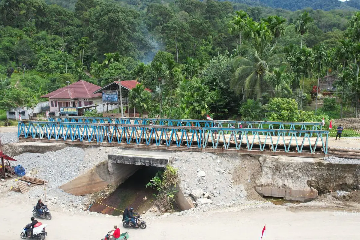 PT Hutama Karya (Persero) menuntaskan pemasangan dua Jembatan Bailey di Kabupaten Aceh Tenggara, yakni Jembatan Bailey Mengkudu sepanjang 36 meter, dan Jembatan Bailey Penanggalan sepanjang 48 meter. (Foto: Hutama Karya)