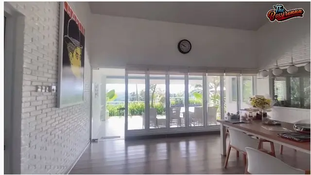 Potret dapur rumah Andy F. Noya (Sumber: YouTube/Ganjar Pranowo)