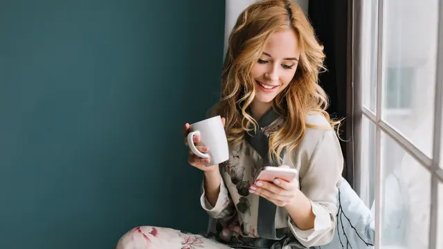 wanita desember sedang cinta