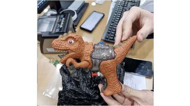 Perampok Bank di Siang Bolong Gagal Beraksi, Bawa 'Pistol' Berlapis Plastik