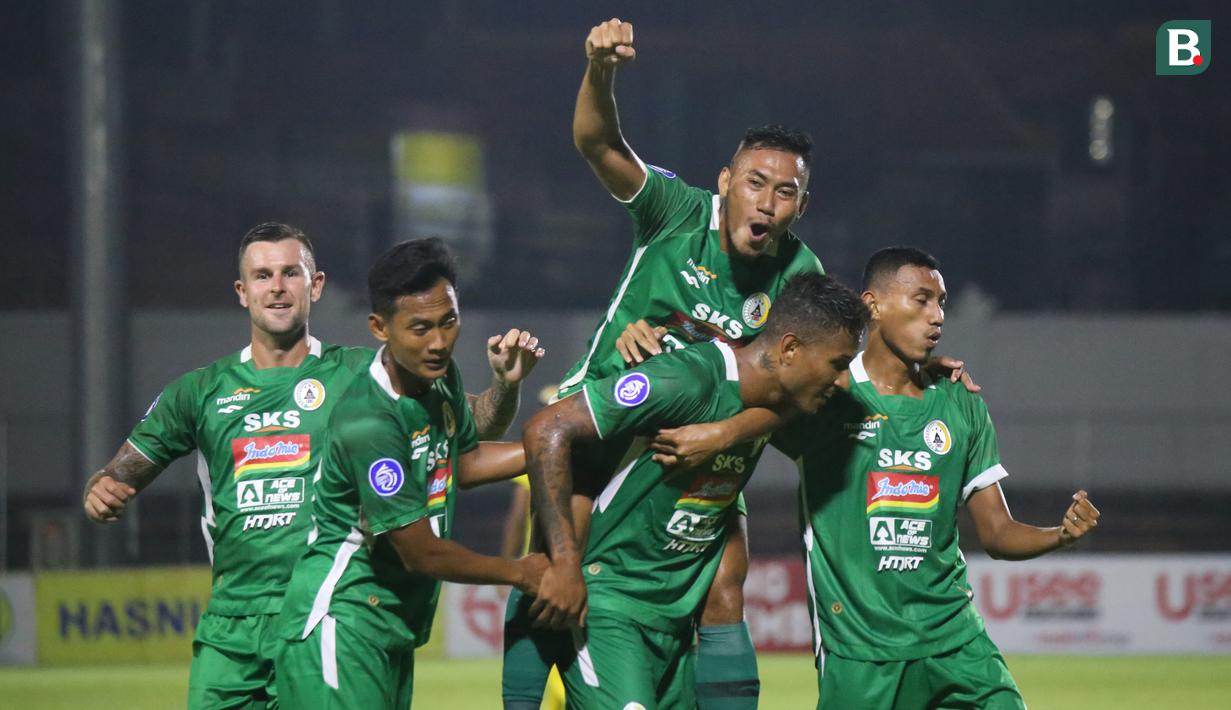 PSS Sleman berhasil mengalahkan Barito Putera 1-0 pada pekan ke-23 BRI LIga 1 2021/2022 di Stadion Kompyang Sujana, Denpasar, Bali, Minggu (6/2/2022). Raihan tiga poin Super Elja dipastikan oleh gol legiun asing mereka asal Brasil, Wander Luiz. (Bola.com/Maheswara Putera)