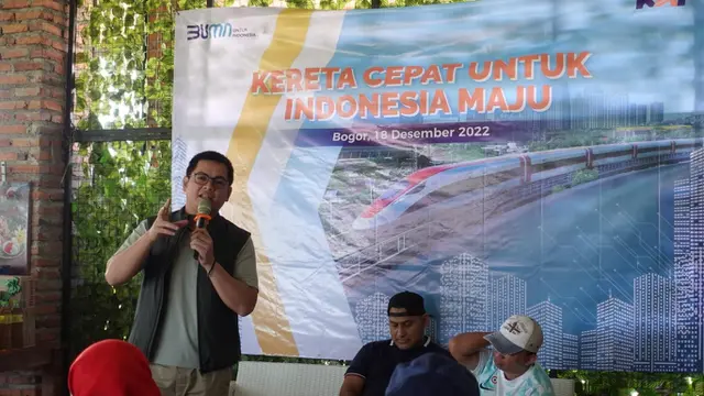 Tommy Kurniawan saat diskusi dengan warga di Rumah makan sawah Abang, Jalan Lingkar Dalam, Kecamatan Dramaga, Kabupaten Bogor, Jawa Barat, Minggu (18/12/2022).