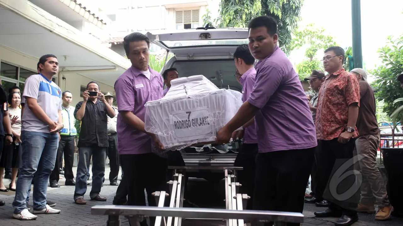 Jenazah Rodrigo Gularte Tiba di Rumah Duka RS Carolus