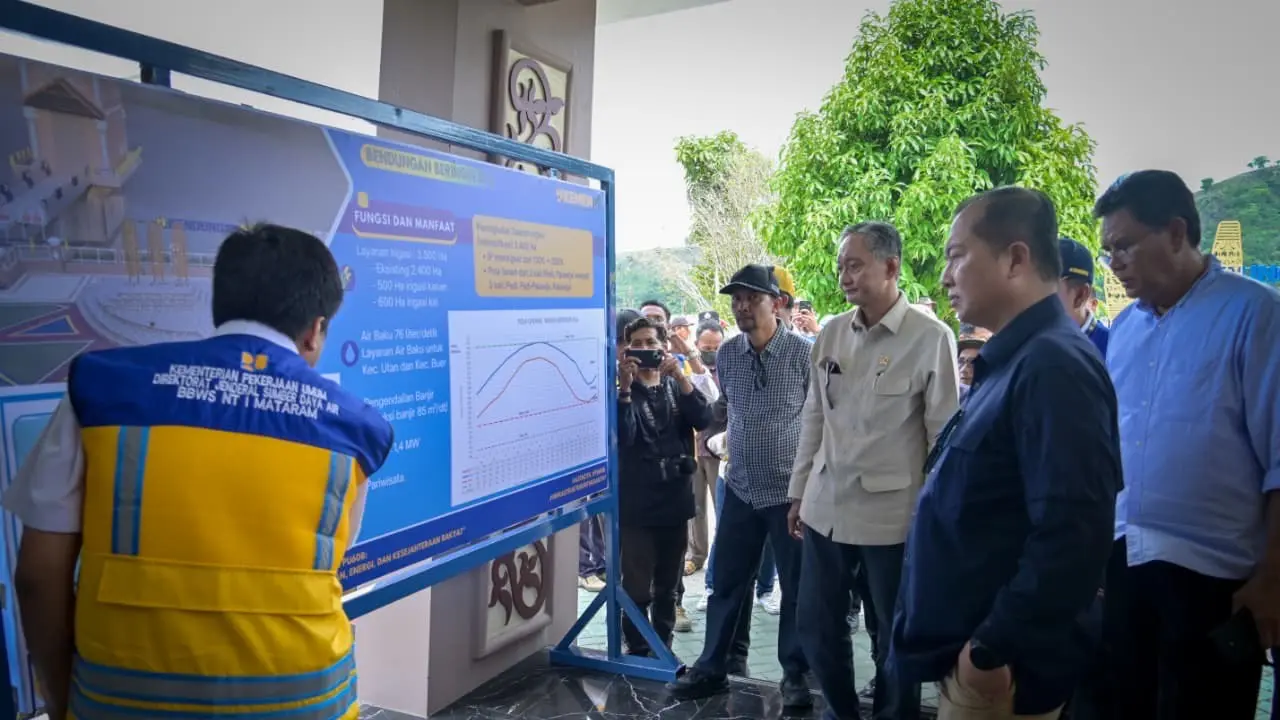 Menteri Pekerjaan Umum (PU) Dody Hanggodo meninjau ke sejumlah titik infrastruktur di Provinsi Nusa Tenggara Barat (NTB).