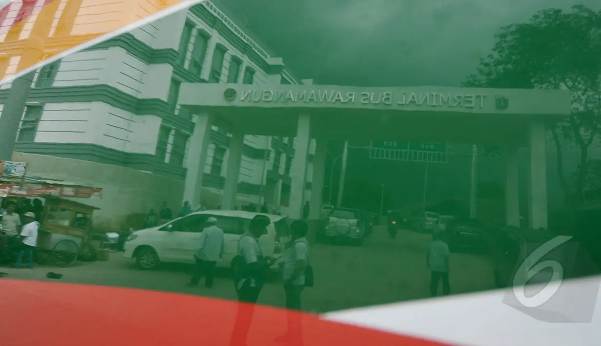 Kondisi terminal bis Rawamangun yang terpantul dari sisi sebuah kendaraan yang terparkir, Jakarta, Kamis (12/3/2015). Revitalisasi terminal Rawamangun ditargetkan selesai Desember 2014, hingga kini belum beroperasi. (Liputan6.com/Johan Tallo)