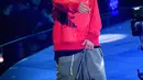 Ya, Justin Bieber selalu bersikap enerjik saat memulai aksinya di atas panggung. Dirinya juga sering menerima riuhan tepuk tangan dan suara teriakan keseruan penggemarnya saat menikmati konser. (AFP/Bintang.com)