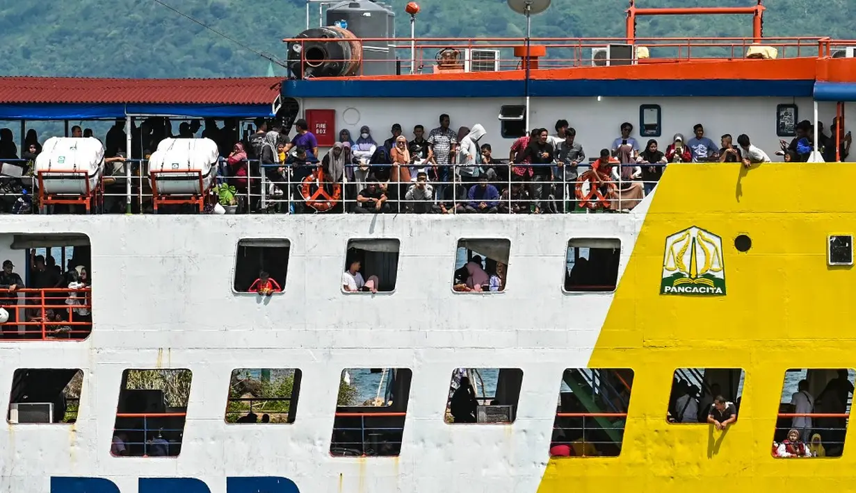 <p>ASDP Cabang Banda Aceh menyiapkan dua armada kapal untuk melayani wisatawan saat libur panjang, dengan rute penyeberangan Pelabuhan Ulee Lheu Banda Aceh - Pelabuhan Balohan Sabang atau sebaliknya. (CHAIDEER MAHYUDDIN/AFP)</p>