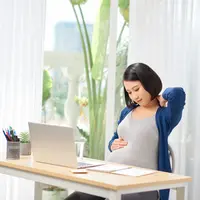 Ilustrasi ibu hamil bekerja/copyrightshutterstock/Makistock
