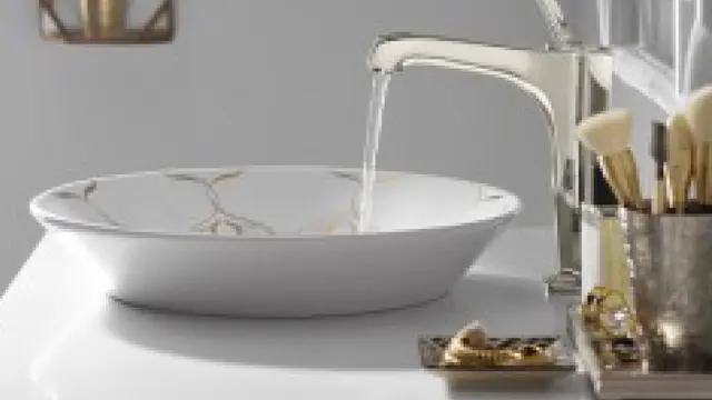 Kamar mandi nuana putih