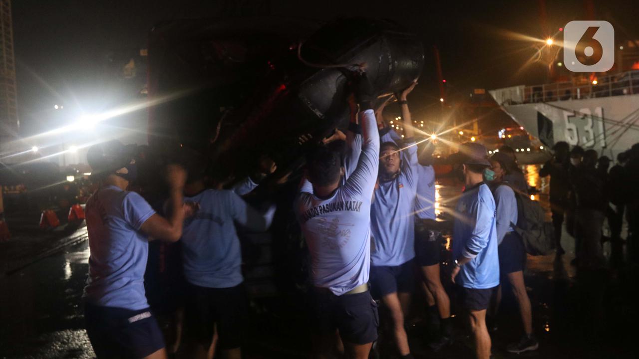 FOTO: Pesawat Sriwijaya Air SJ 182 Jatuh, Begini Kesiapan Tim Evakuasi Kopaska TNI AL