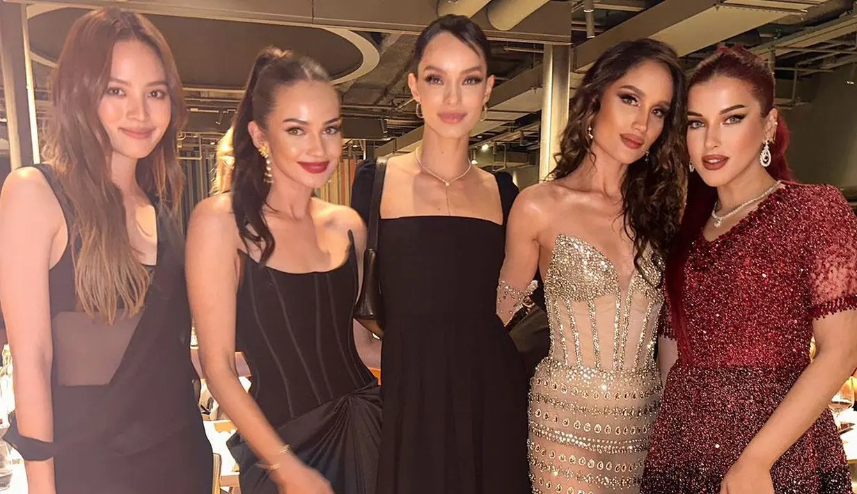 Cinta Laura, Enzy Storia dan Tasya Farasya tampil dalam balutan gaun malam glamor saat gala dinner. [@claurakiehl/@enzystoria/@tasyafarasya]