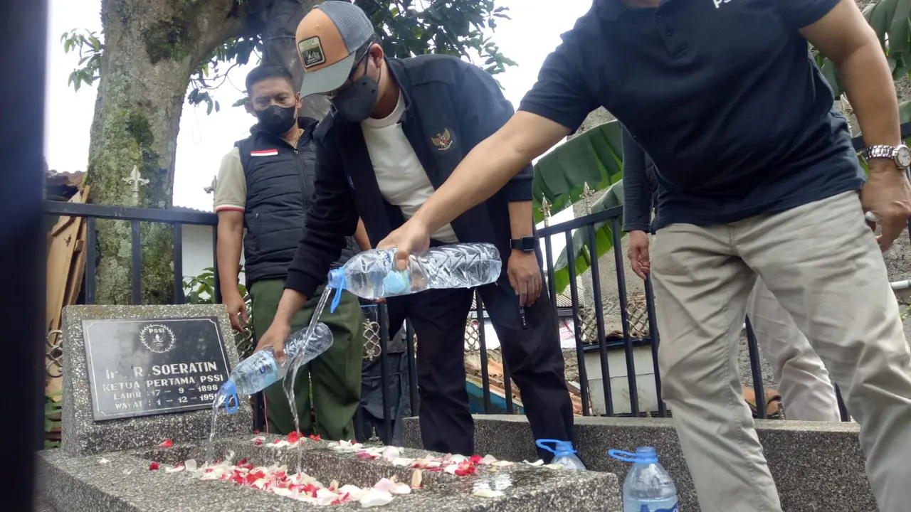 Ramram Mukhlis Ramdani, PSSI, Soeratin