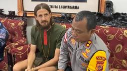Diketahui selama 1,5 tahun Kapten Phillip Mehrtens disandera KKB Egianus Kogoya di wilayah Nduga. (Foto: Handout/Cartenz Peace Task Force/AFP)