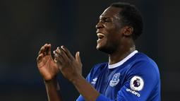 2. Romelu Lukaku (Manchester United) - Striker yang kontraknya habis tahun 2022 ini ditaksir situs Transfermarkt memiliki harga jual 50 juta euro. (AFP/Paul Ellis)