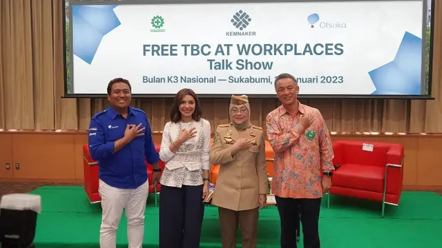 Peluncuran program Free TBC at Workplaces  di pabrik Otsuka di kawasan Sukabumi, Jawa Barat, Kamis, 12 Januari 2023