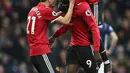 Penyerang Manchester United, Romelu Lukaku enggan berselebrasi usai mencetak gol ke gawang West Bromwich Albion di The Hawthorns Stadium, Minggu (17/12). Reaksi dingin tersebut memunculkan pertanyaan mengenai alasan Lukaku. (Nick Potts/PA via AP)