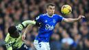 Seamus Coleman menjadi kapten Everton sejak awal musim 2020/2021. Kala itu, Coleman menggantikan jabatan dari Leighton Baines yang pensiun. Ia juga dipercaya sebagai kapten di Timnas Irlandia. Pemain yang berposisi sebagai bek kanan tersebut terpilih memegang jabatan kapten utama pada laga Kualifikasi Piala Dunia 2018. (AFP/Lindsey Parnaby)