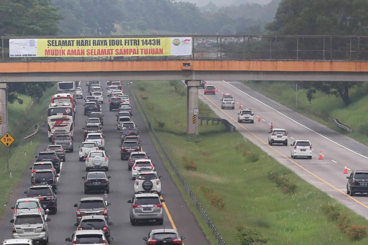 Tol Jakarta-Cikampek Terapkan Contraflow