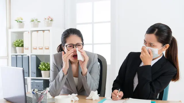 Tips agar Tak Tertular Flu di Kantor (PR Image Factory/Shutterstock)