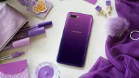 Menyasar generasi milenial yang menyukai warna-warna unik, OPPO mengeluarkan seri terbarunya Oppo F9 Starry Purple.