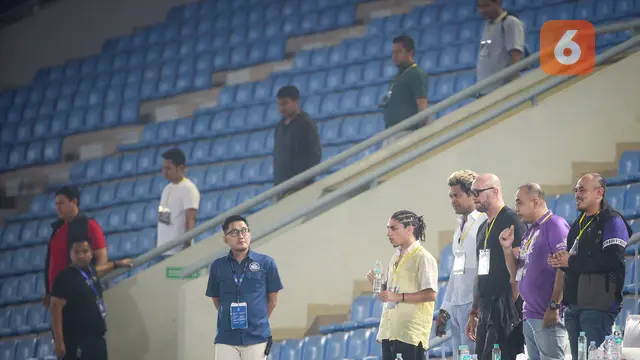 Foto: Momen Dua Legenda Sepak Bola Sambangi Indomilk Arena untuk Menonton Laga BRI Liga 1 2022/2023 Antara Persita Melawan Persija