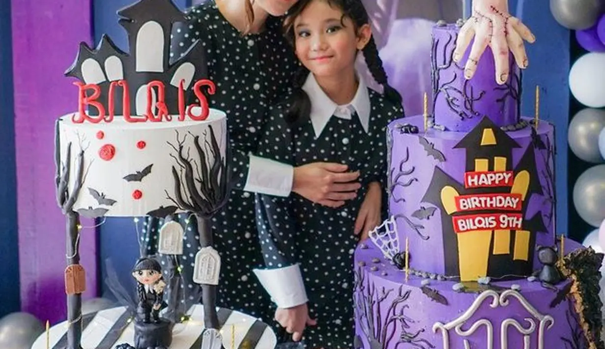 <p>Meskipun sibuk di dunia hiburan, akan tetapi Ayu tetap meluangkan waktu untuk Bilqis. [Foto: instagram.com/ayutingting92]</p>