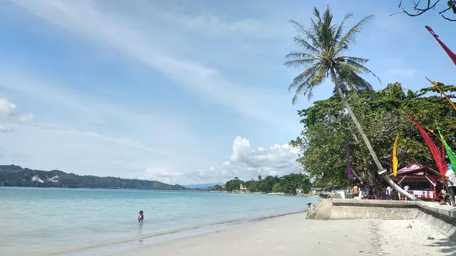 Pantai New Natsepa Ambon