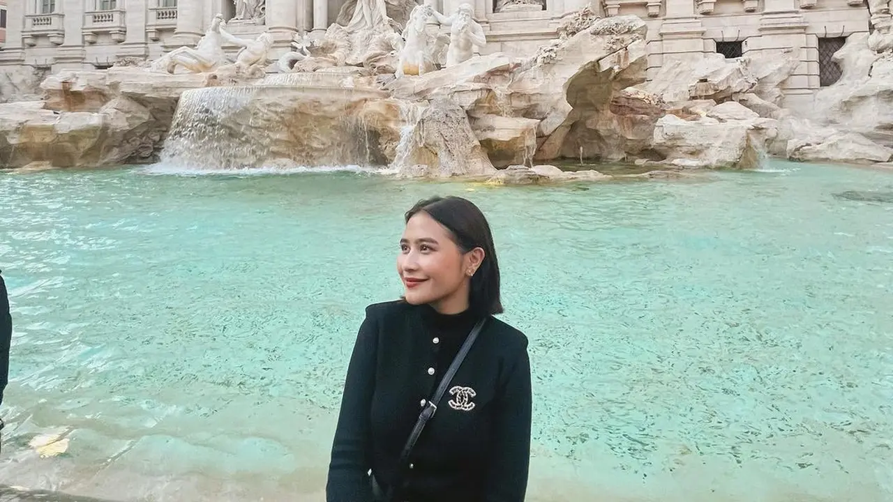 Prilly Latuconsina berlibur ke Eropa pada awal 2023 (Foto: Instagram @prillylatuconsina96)