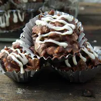 ilustrasi kue coklat kacang/copyright by Wahyudia (Shutterstock)