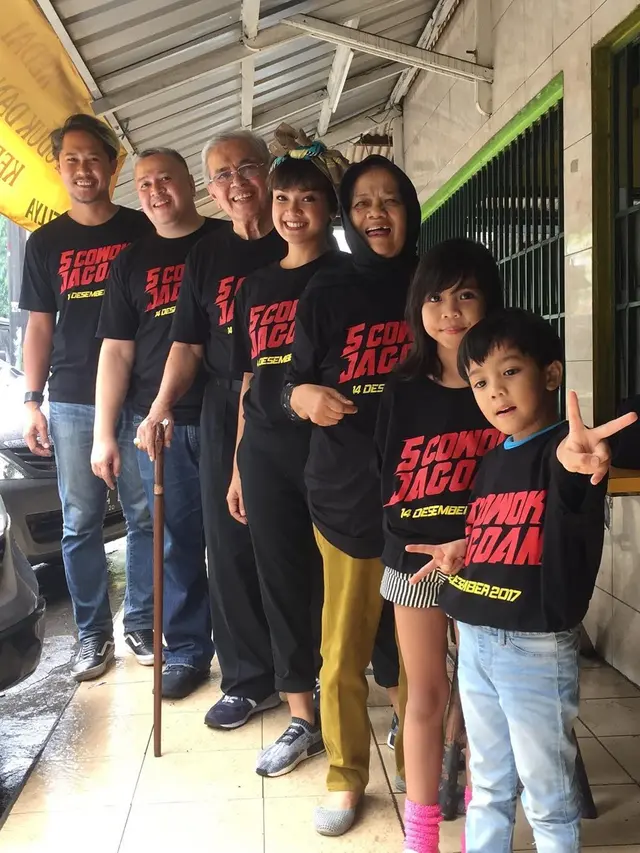6 Kenangan Manis Nirina Zubir dengan Mendiang Ibu, Penuh Kehangatan