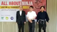 Profesor Katsuya Yoshimaru dari Universitas Mie Jepang menjelaskan soal Ninja di Unsoed Purwokerto. (Foto: Liputan6.com/Muhamad Ridlo)