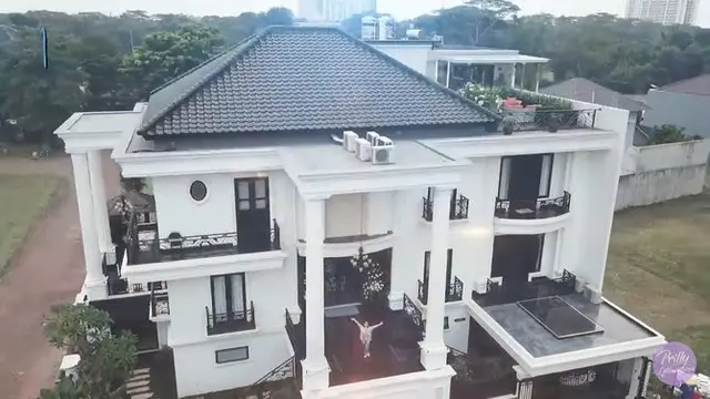 Potret Rumah Baru Prilly Latuconsina