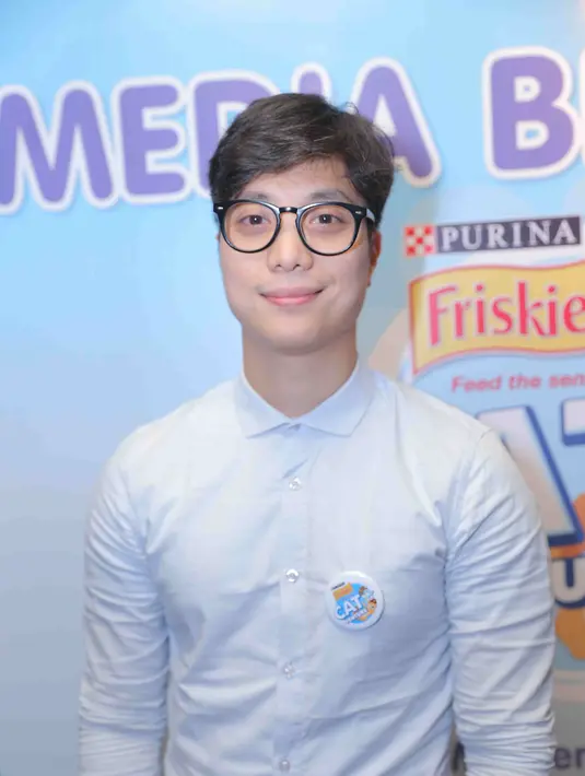 Lama memelihara kucing, membuatnya paham cara merawat kucing yang benar. Baginya, dibutuhkan kesungguhan dan totalitas agar kucingnya tampak terawat. (Andy Masela/Bintang.com)