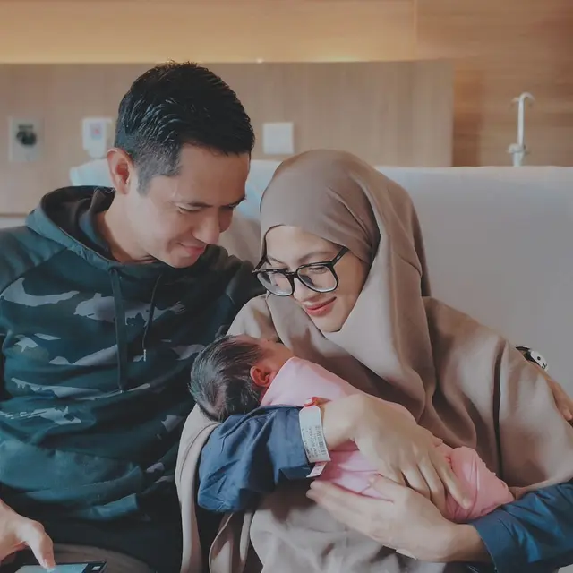 Dude Harlino dan Alyssa Soebandono