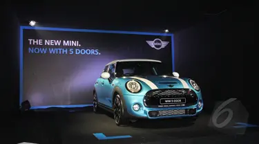 MINI Indonesia pada hari ini (5/3/2015) resmi meluncurkan model terbarunya, New MINI 5-Door di kawasan SCBD, Jakarta. (Liputan6.com/Helmi Afandi)