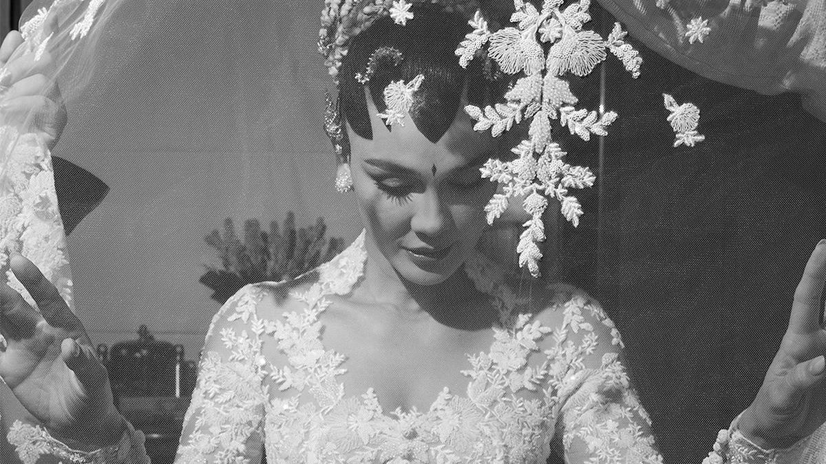 Potret Luna Maya Sebelum dan Sesudah Make Up Akad Nikah, Bikin Bridesmaid Histeris