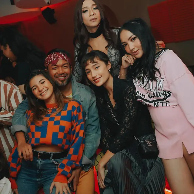 Dihadiri Orang Terkasih, Ini 7 Potret Pesta Ulang Tahun Wulan Guritno Bertema 90s