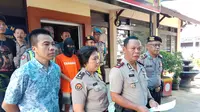 Aparat Polsekta Bandung Weran menangkap jamret dengan korban mahasiswi. (Huyogo Simbolon)