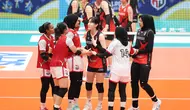 Dua pemain Red Sparks, Megawati Hangestri dan Yeum Hye-seon, memperkuat Indonesia All Stars pada set ketiga pertandingan Fun Volley Ball 2024 di Indonesia Arena, Sabtu (20/4/2024). (Bola.com/Abdul Aziz)